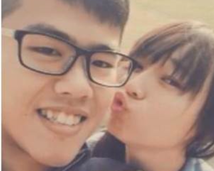 交往三周年，女朋友也不介意在病房中陪伴。