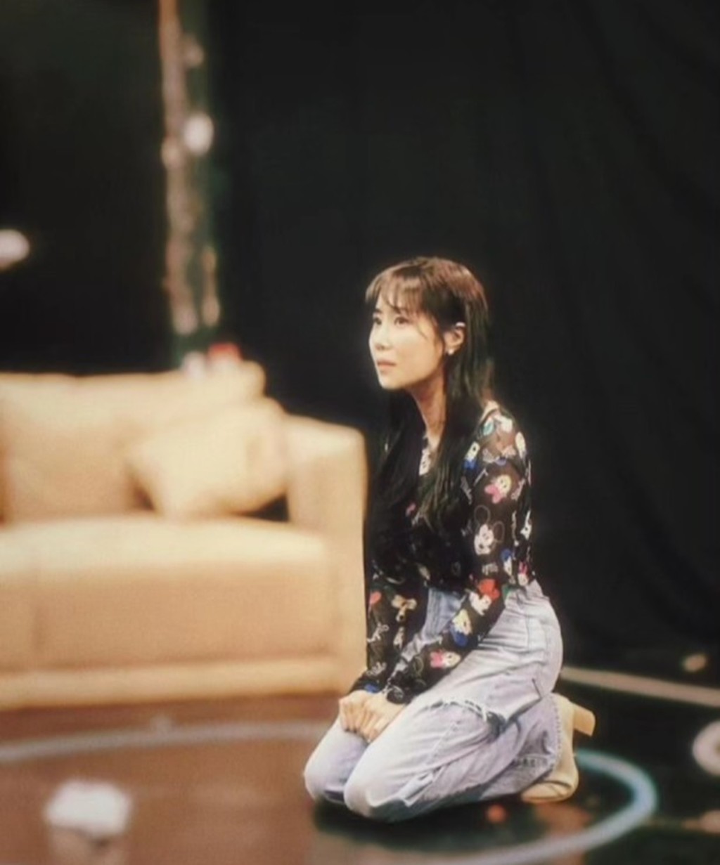 小龍在劇中扮演幫助死者放下遺憾的角色。 小龍在劇中扮演幫助死者放下遺憾的角色。