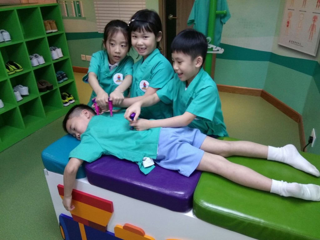 兒童脊科基金舉辦「挺直之旅––我是小脊醫」活動。 兒童脊科基金舉辦「挺直之旅––我是小脊醫」活動。