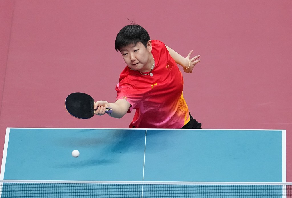 王曼昱4:2挫孙颖莎封后 国乒包办女单金银。新华社
