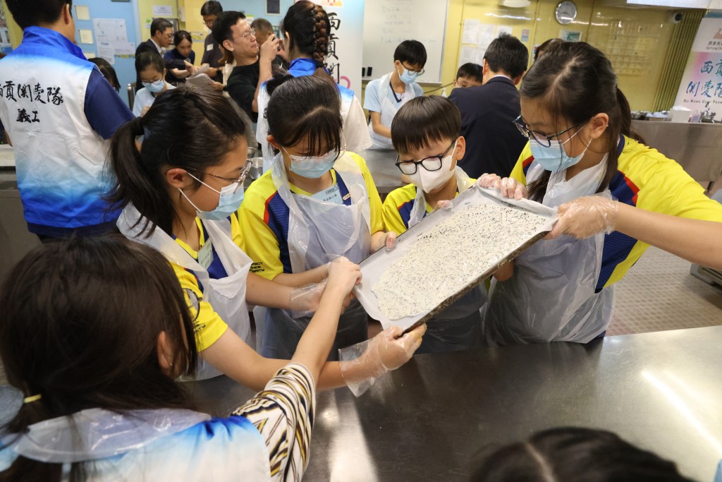 學生非常用心，大家分工合作、齊心協力。