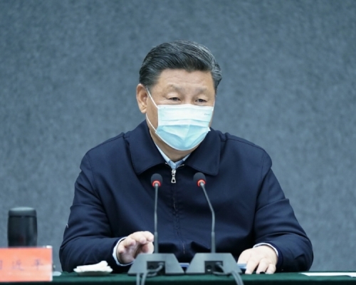 習近平總書記先後來到軍事醫學研究院、清華大學醫學院,考察新冠肺炎防控科研攻關工作。(新華社)
