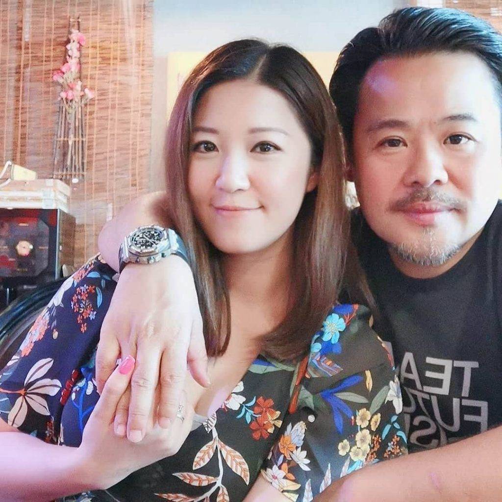 韋家雄與第二任太太愛得火熱。 韋家雄與第二任太太愛得火熱。