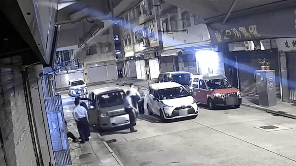 警員制服涉案司機。