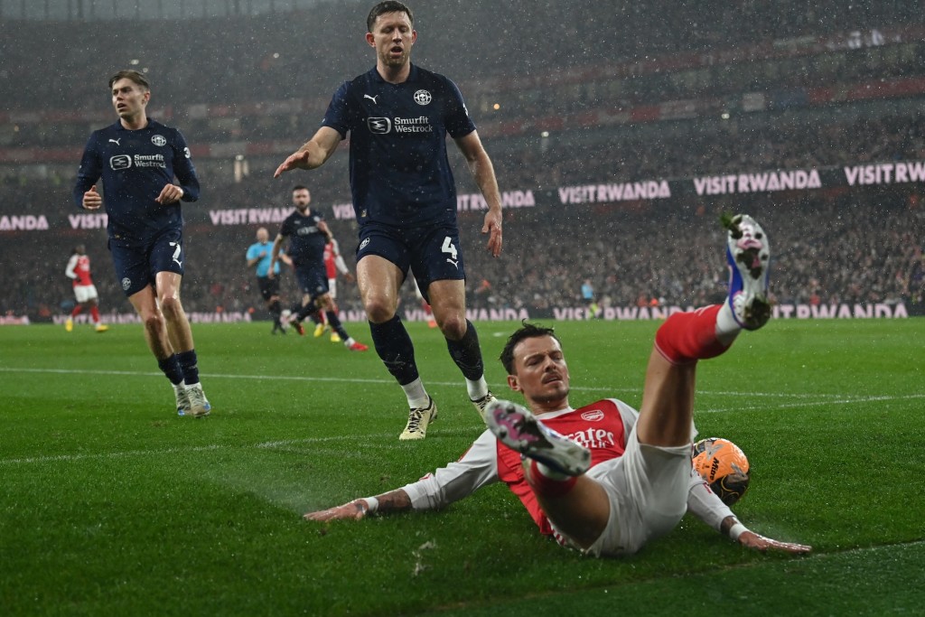 賓韋特疑受傷，於79分鐘退下火線。法新社