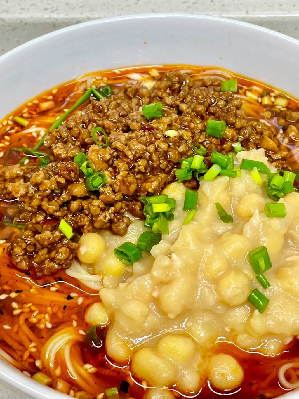 豌雜麵是重慶地道小食。小紅書@我不是康大兔了還吃胡蘿蔔 豌雜麵是重慶地道小食。小紅書@我不是康大兔了還吃胡蘿蔔