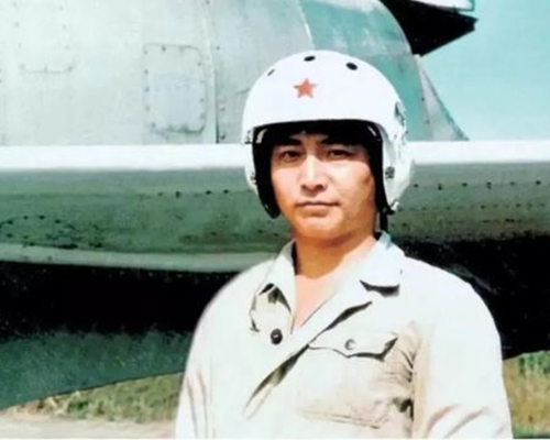 今天是中美戰機南海相撞、解放軍飛行員王偉殉職20周年。網圖