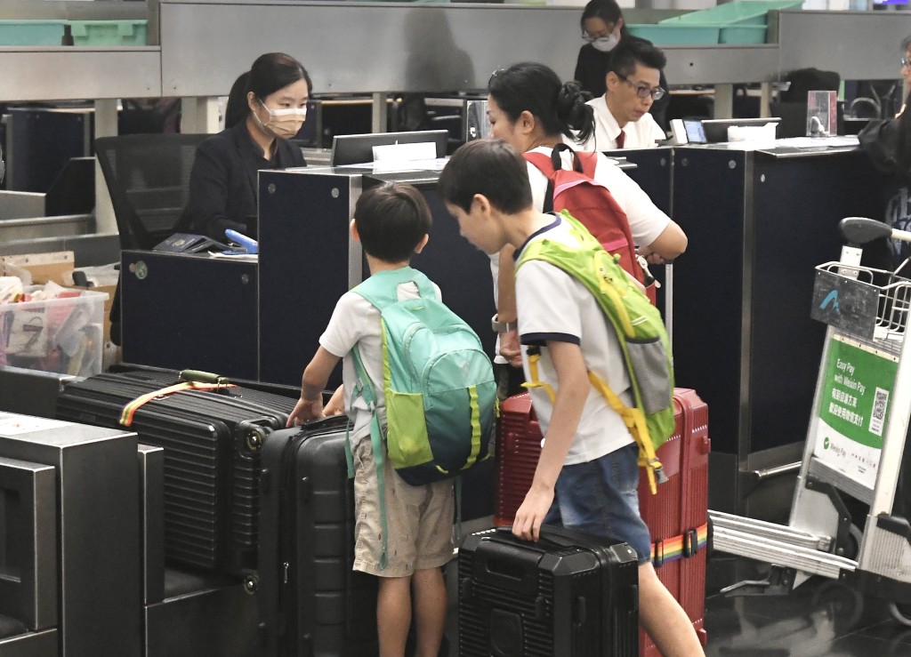 機管局表示由於受惡劣天氣影響,來往香港國際機場的航班可能受到影響。 機管局表示由於受惡劣天氣影響,來往香港國際機場的航班可能受到影響。