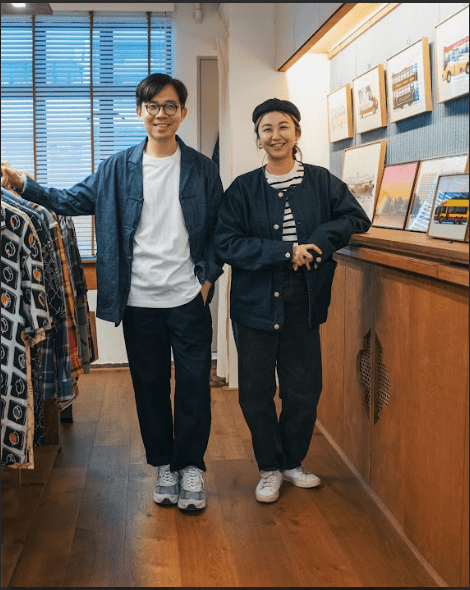  GOC Studio品牌創辦人Erick（左）及Karen（右）擅長以香港符號為靈感，設計出清新簡約的印花圖案服裝。 