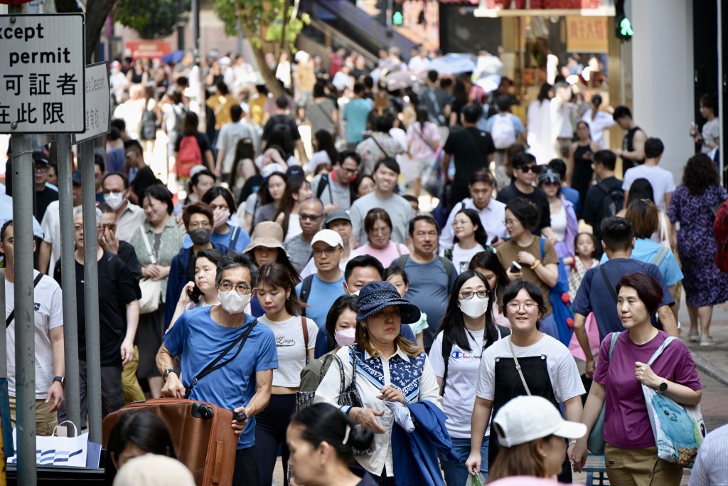 香港社會恢復秩序，經濟發展重回正軌，廣大市民都親身感受到。資料圖片