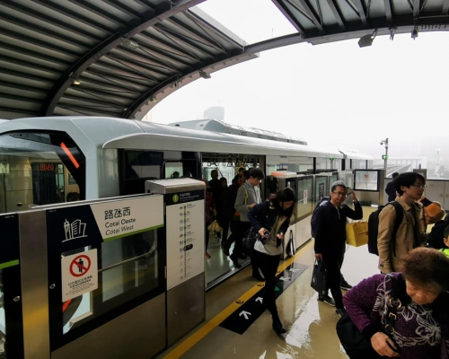 列車車門無法打開。澳門網民Dennis Lau圖片