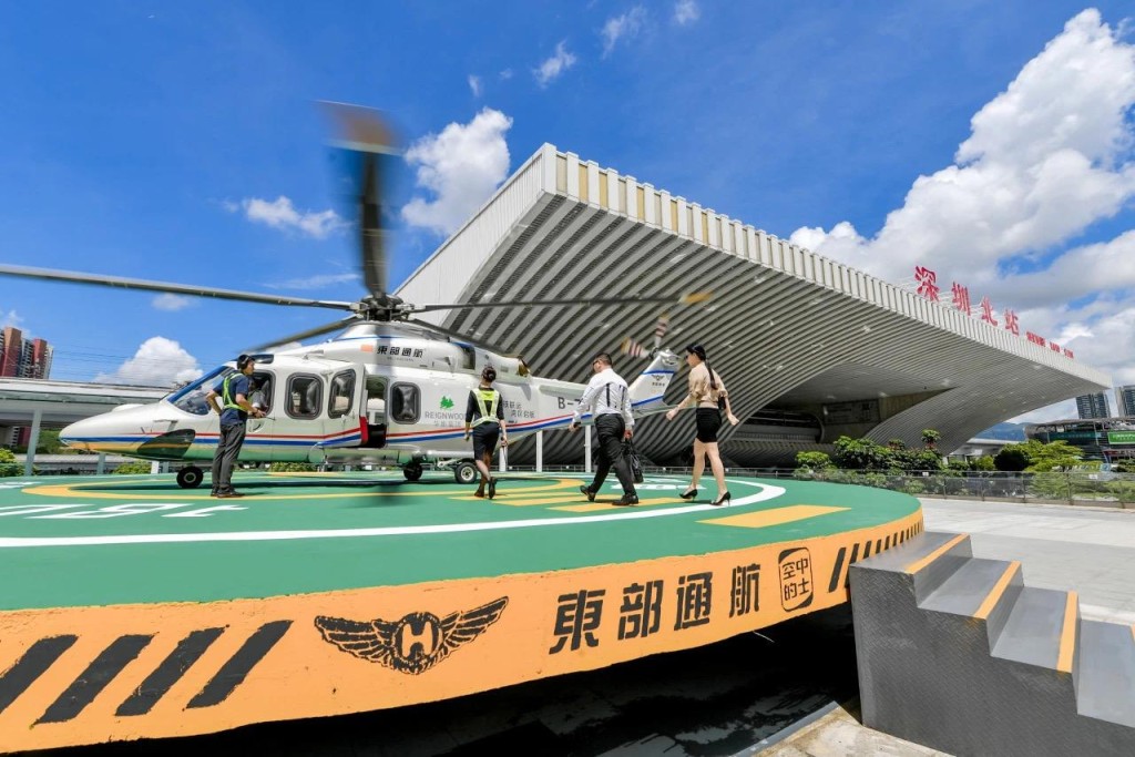 選用AIRBUS135直升機機型，接載乘客出遊