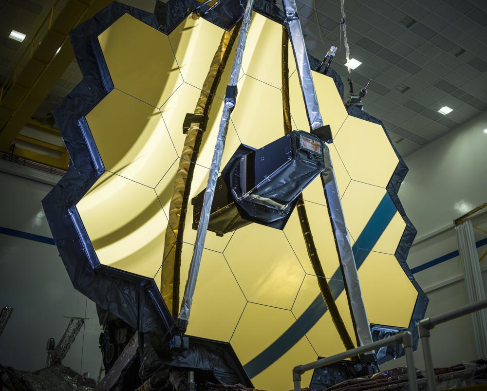 韦伯太空望远镜将于平安夜发射。AP图片
