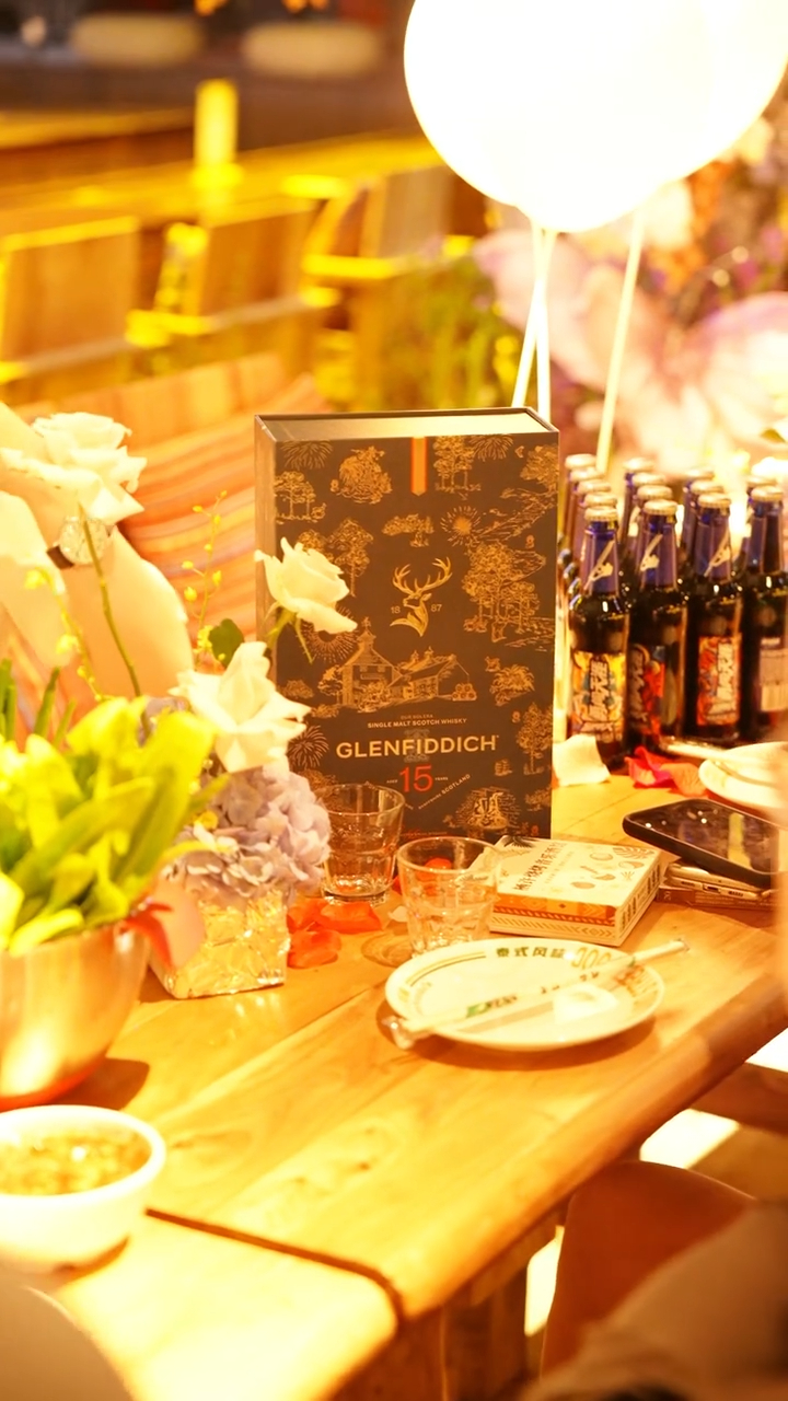 除了國酒茅台,現場亦有Glenfiddich等高級威士忌,相當豪氣。 除了國酒茅台,現場亦有Glenfiddich等高級威士忌,相當豪氣。
