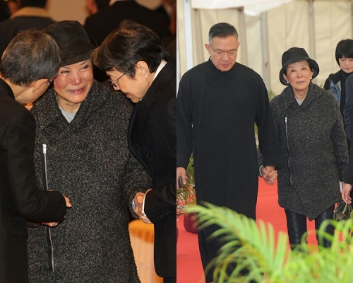 白韻琹哭成淚人。