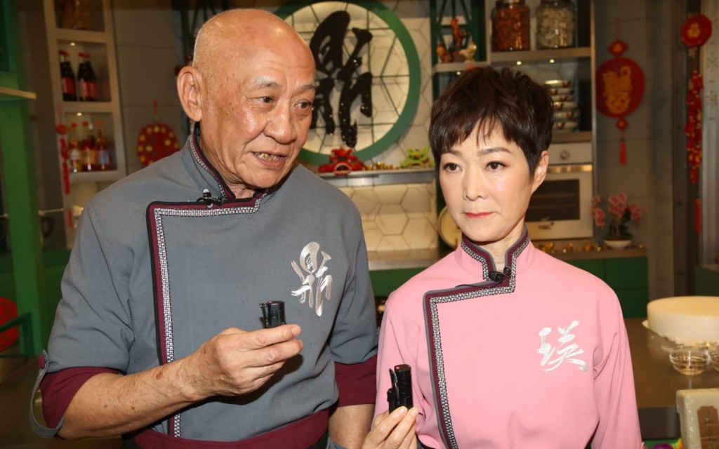 李家鼎與譚玉瑛合作得好愉快，但拍外景太熱真係頂唔順。