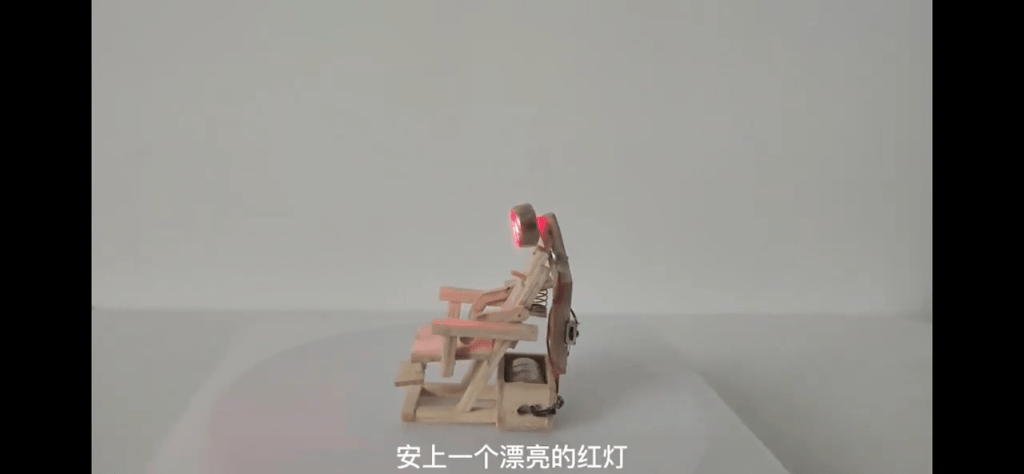 「少女のうた」（少女之歌）真的制作了一张通电椅子。