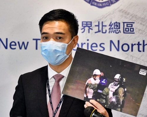 警方昨日在記者會引用港台及有線新聞片段。資料圖片