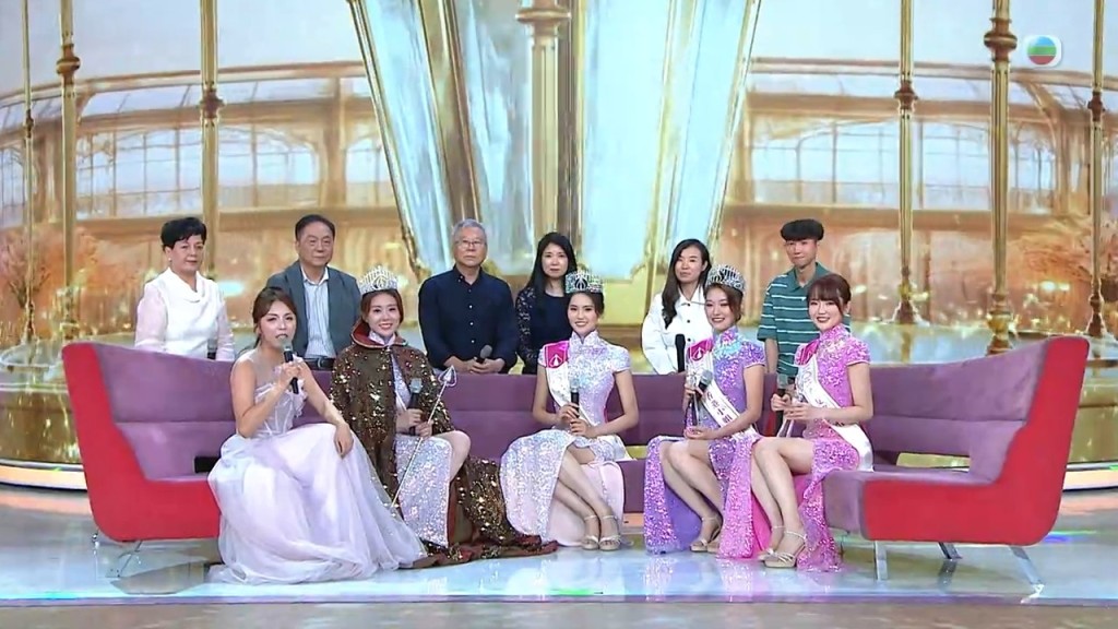 《2026香港小姐競選》得獎佳麗與家人一同亮相《一周星星》節目，分享賽後點滴。