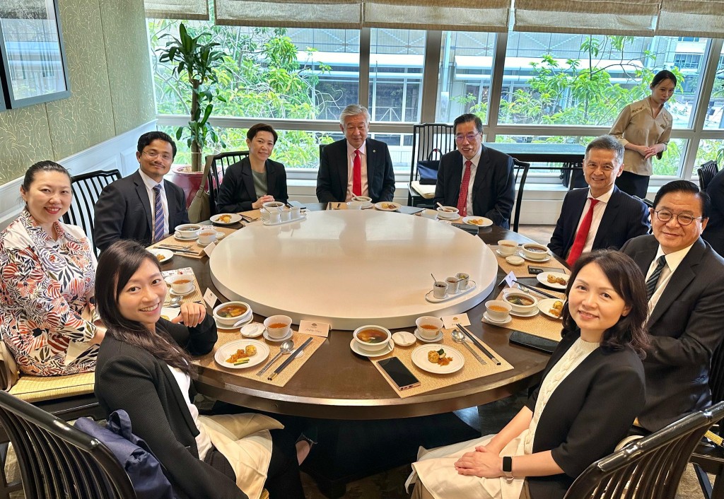 立法会考察团与马来西亚全国工商总会共进午餐。梁君彦FB图片