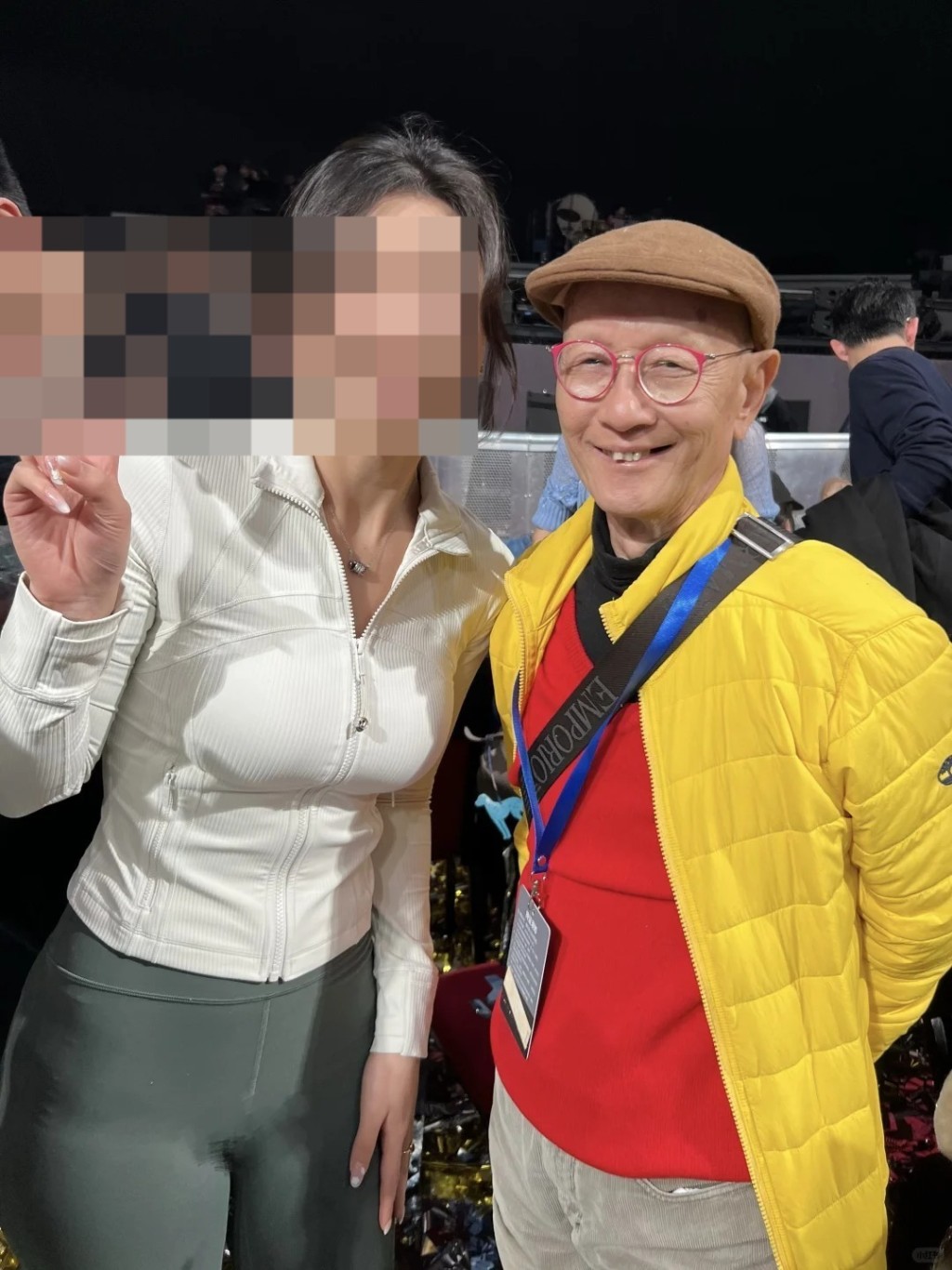 其中就有幸運歌迷於場內巧遇陳裘大,更主動邀請合照。 其中就有幸運歌迷於場內巧遇陳裘大,更主動邀請合照。