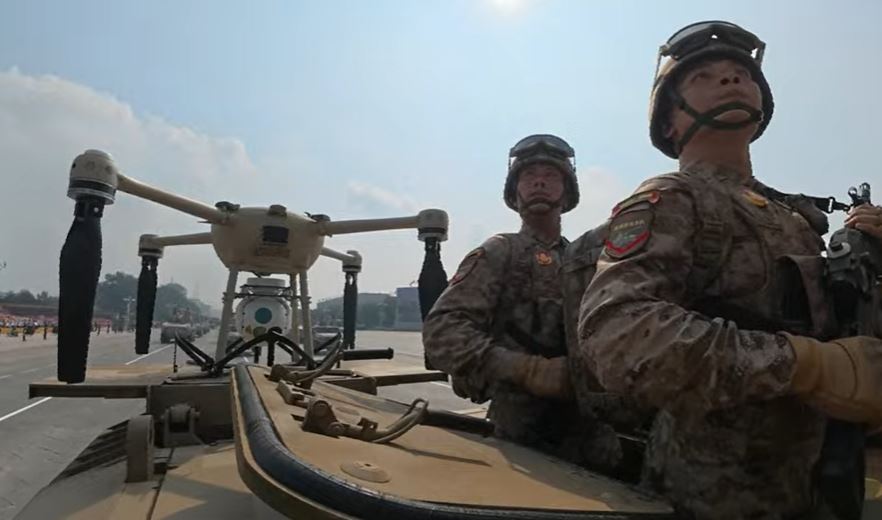 無人機大量裝備軍隊。央視