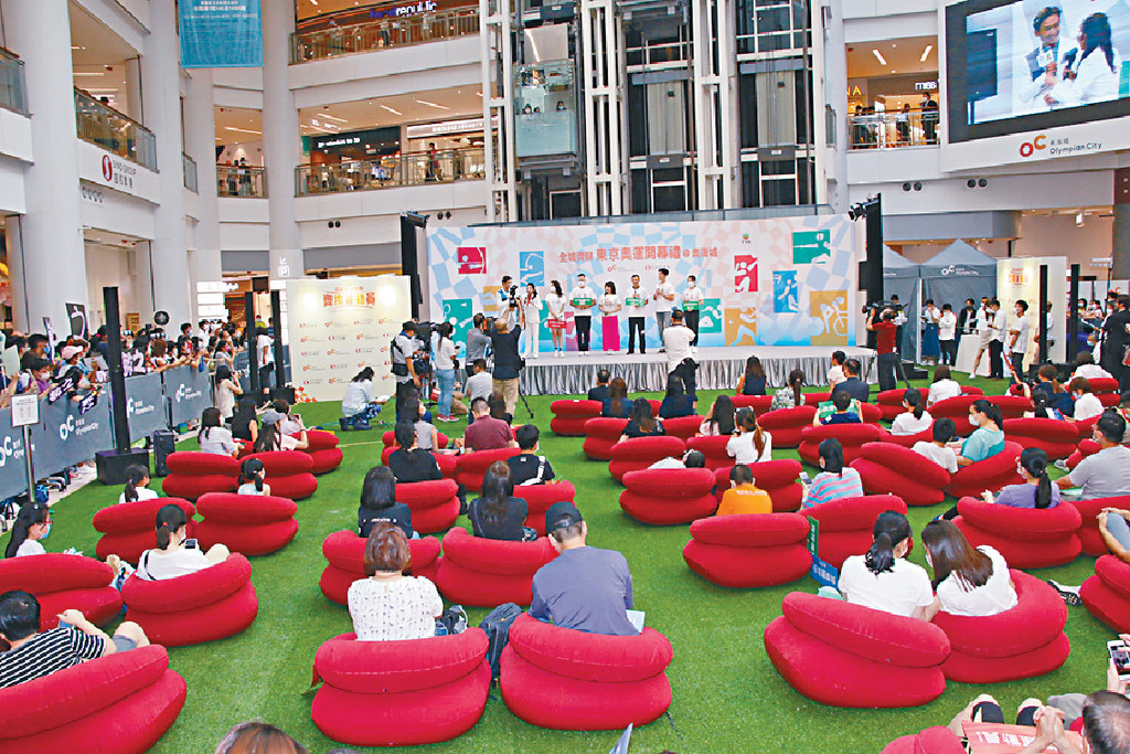 ■陳豪等陪觀眾欣賞東奧開幕禮。