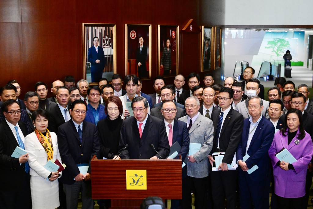 23條草案在立法會首讀及二讀，會後立法會主席梁君彥與一眾議員見記者。盧江球攝