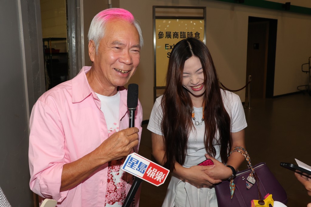 王青霞经常拎Hermès包包。