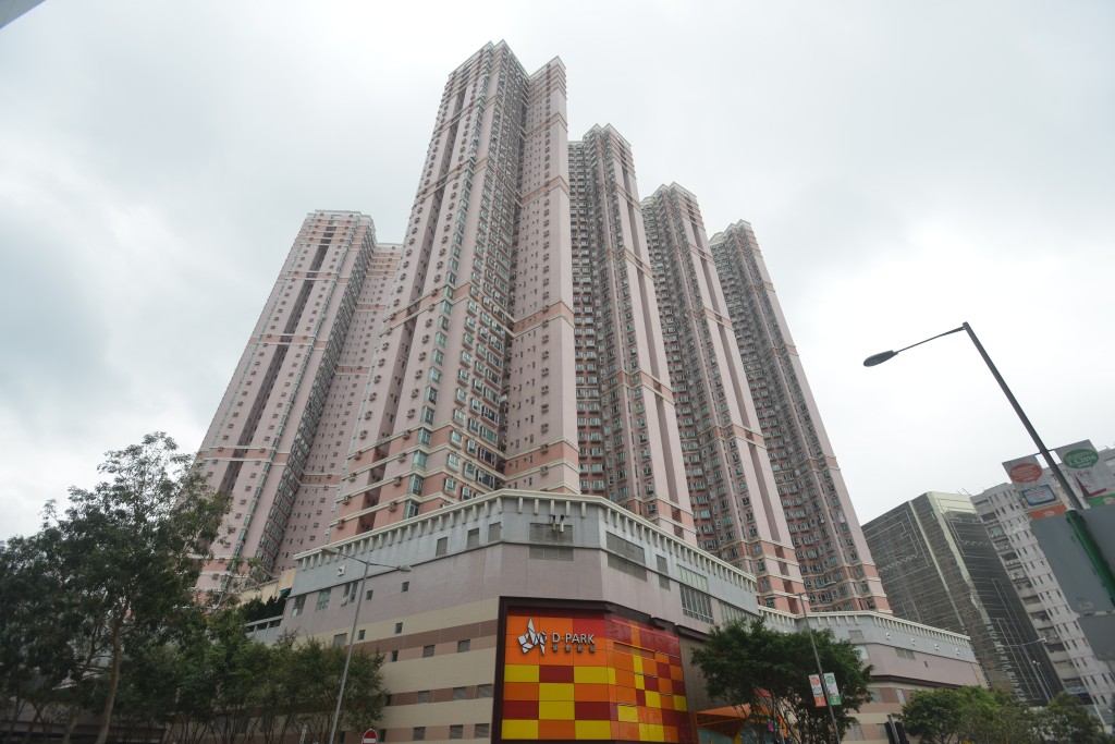 愉景新城中層3房戶950萬成交