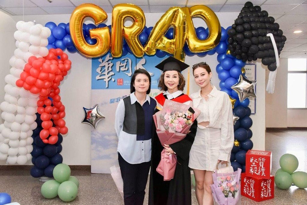 謝玲玲與兩個女兒合照。 謝玲玲與兩個女兒合照。