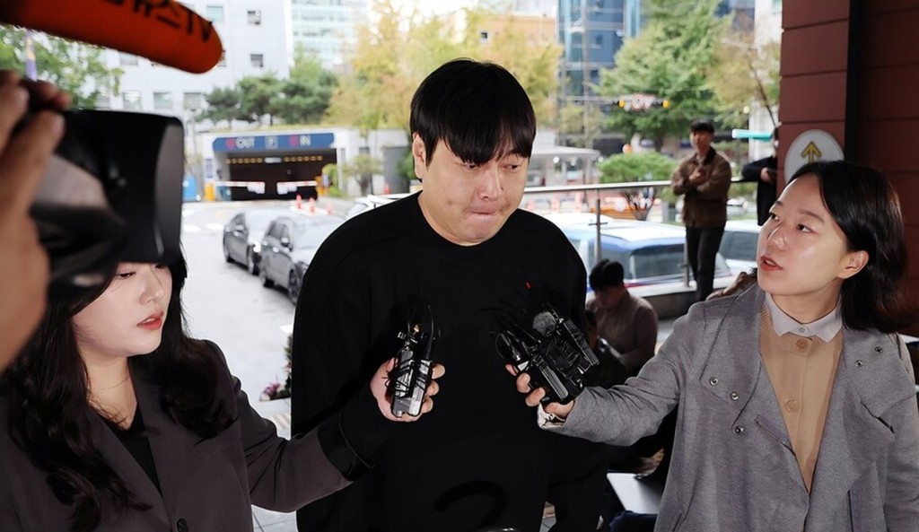 李陳鎬去年被爆非法賭博，到警署接受調查時，曾向公眾鞠躬道歉，但上月卻又鬧出醉駕風波。