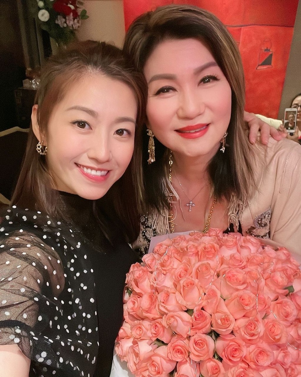 陈自瑶与TVB高层乐小姐。
