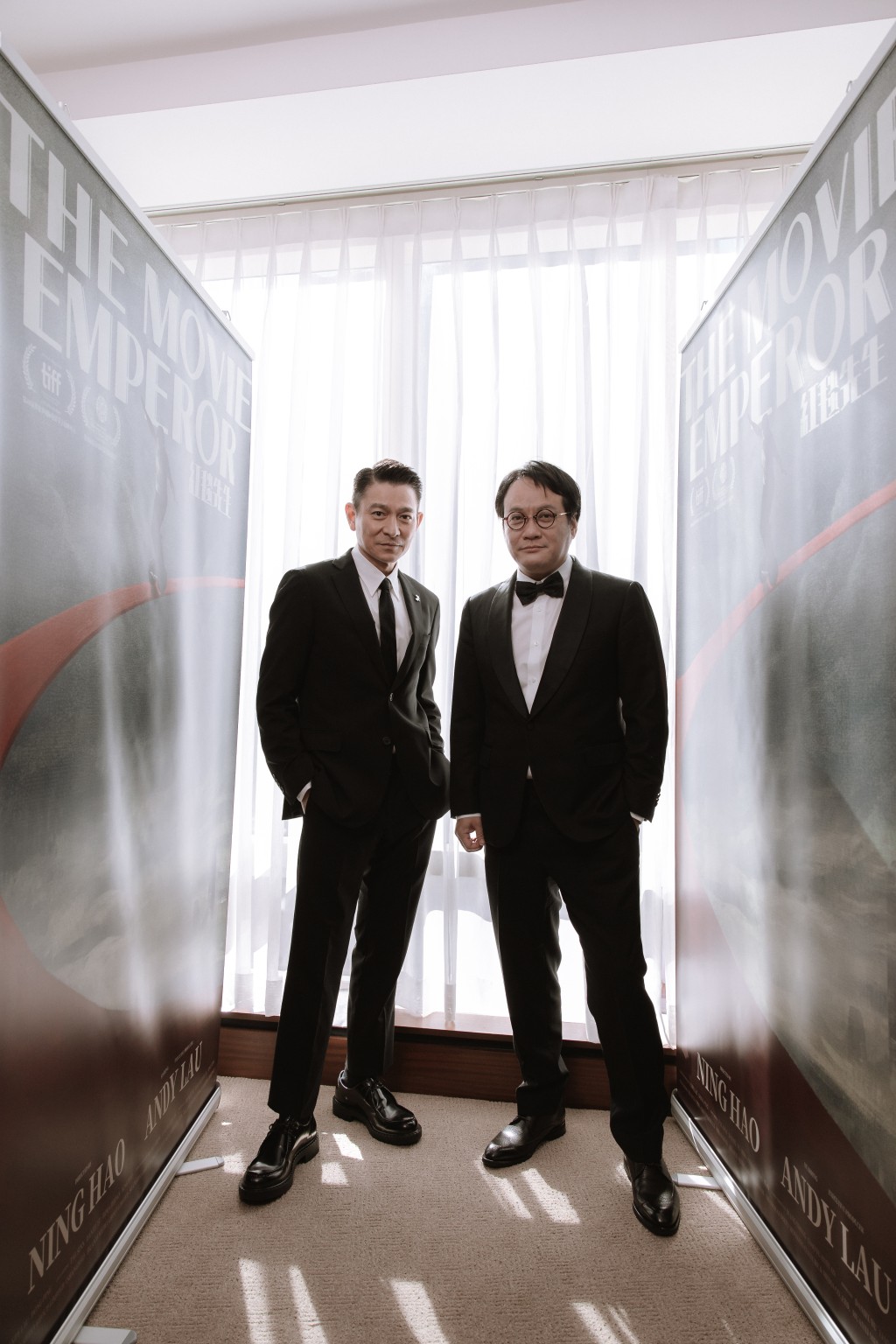 只逗留3天的劉德華（左）連日馬不停蹄宣傳新戲，其間與《紅毯先生》導演寧浩一起接受當地傳媒訪問。