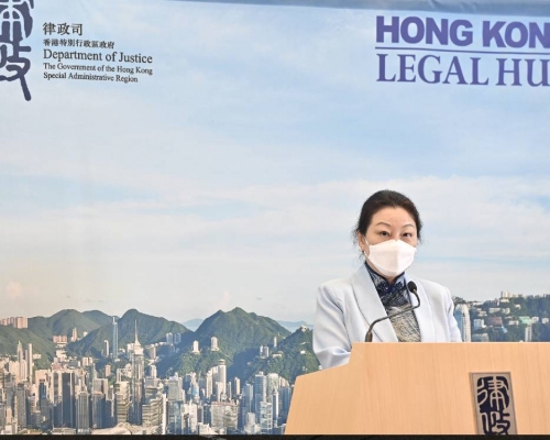 鄭若驊冀香港法律業界把握機會，配合前海發展。新聞處圖片