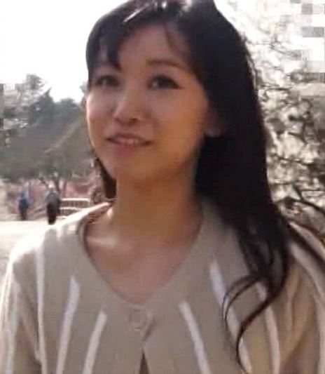 日本埼玉县川口市议员冈本小百合被指与一名AV女优“撞样”。X