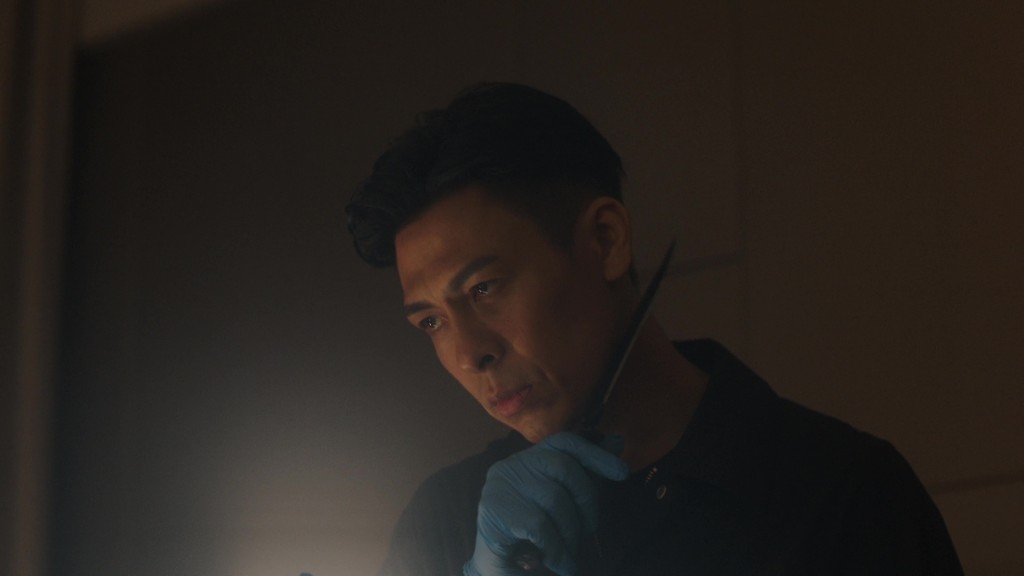 呢場戲,吳沚默、陳少邦同埋姚宏遠(Lucas)都做得好好,吳沚默演得夠驚恐同淒慘,少邦同Lucas則夠晒兇狠。 呢場戲,吳沚默、陳少邦同埋姚宏遠(Lucas)都做得好好,吳沚默演得夠驚恐同淒慘,少邦同Lucas則夠晒兇狠。