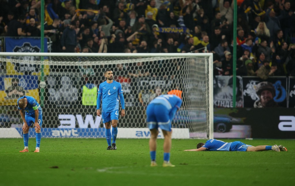 冰岛跌落D组第3名。路透社