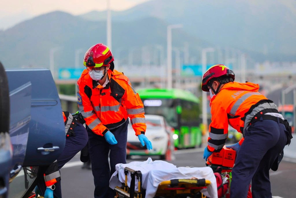 保安局及其他政府部門在皇崗口岸舉行超過5000人參與嘅公共運輸壓力測試。保安局FB 保安局及其他政府部門在皇崗口岸舉行超過5000人參與嘅公共運輸壓力測試。保安局FB