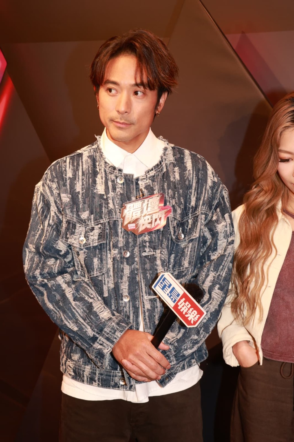 林德信覺得做體育節目主持有難度，要跟稿講，尤其人名、F1賽事的引擎馬力數字好難記。