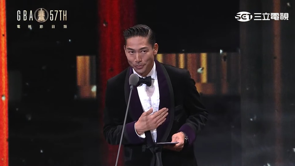 AKIRA出席台湾金钟奖颁奖。