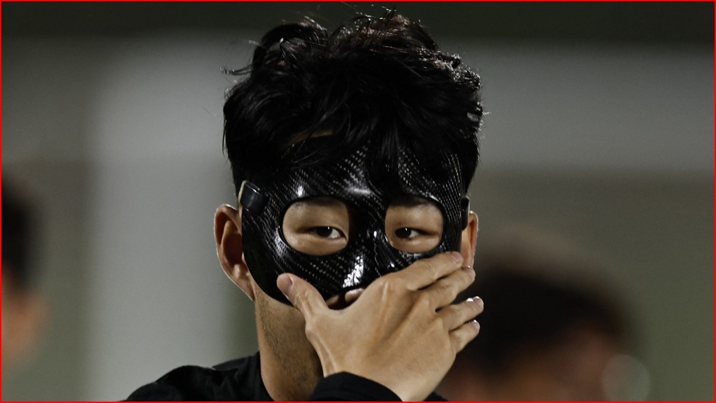 孫興民戴上以碳素為材質的面罩進行操練。   Reuters