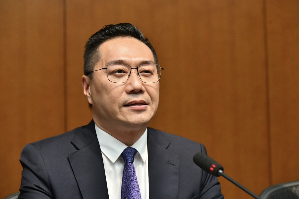 邵家輝建議考慮在北部都會區推出全新的投資移民計劃,門檻定於二千萬元以上。資料圖片 邵家輝建議考慮在北部都會區推出全新的投資移民計劃,門檻定於二千萬元以上。資料圖片