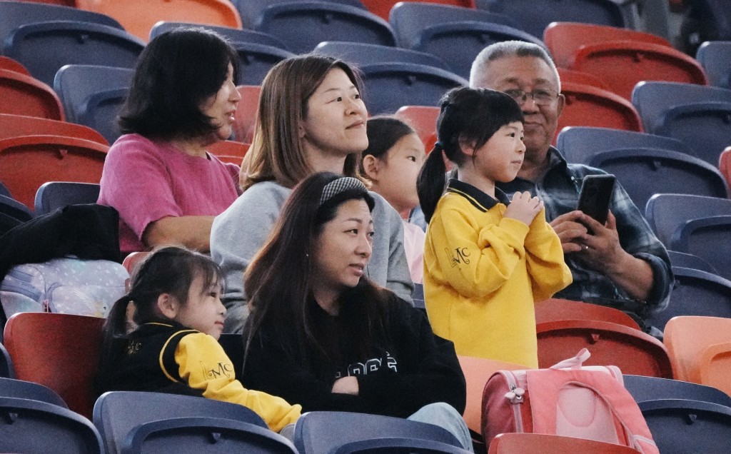 港男子隊在首戰擊敗勁敵山東隊。