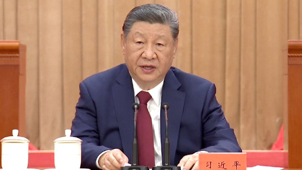 習近平出席紀念中國工農紅軍長征勝利90周年大會並發表重要講話。 央視