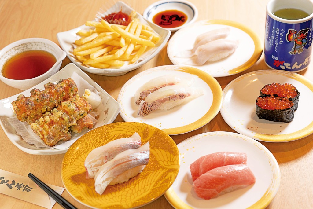 师傅现场即握多款鲜鱼寿司，不容错过！