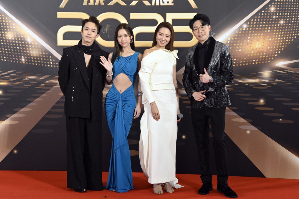 何沛珈（左二）受到重用，擔任《萬千星輝頒獎典禮2025》司儀。