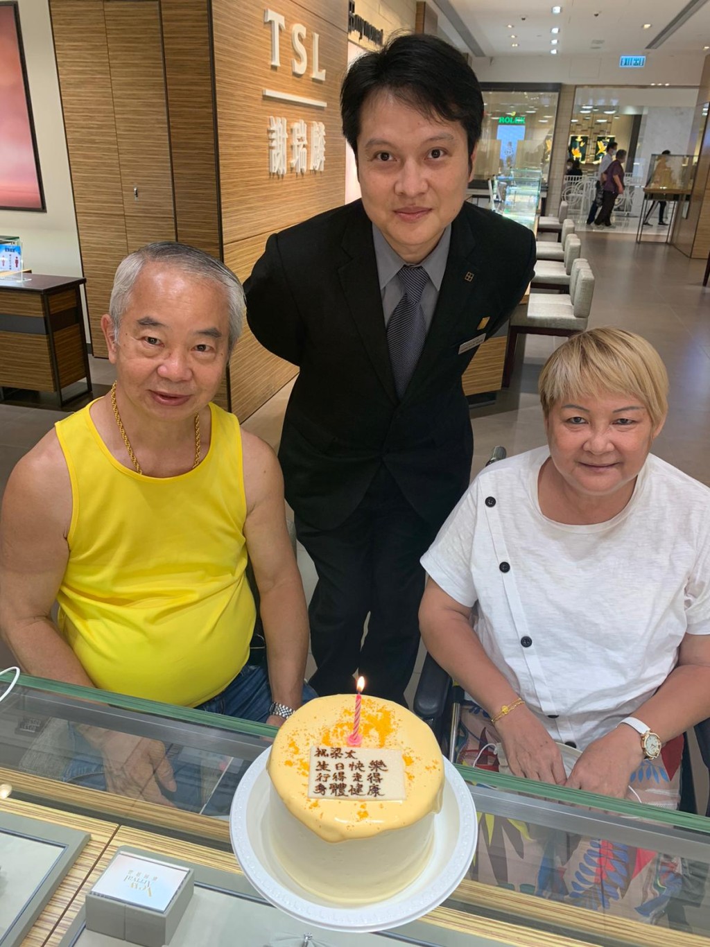 熟客生日，梁志明會送上蛋糕作為驚喜。