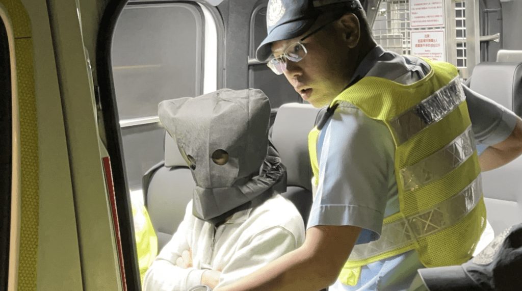 29歲男司機報稱無業，涉嫌「販運危險藥物」被捕，毒品總重量及市值仍待點算。蔡楚輝攝