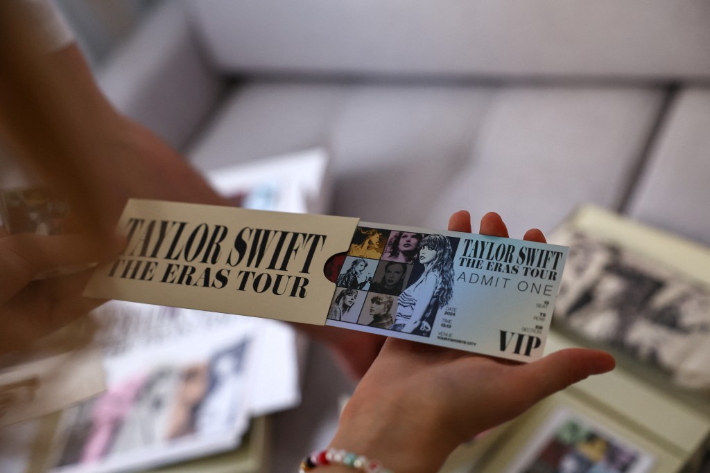 Taylor Swift巡迴演唱會The Eras Tour，是史上第一個總票房超過10億美元的巡迴演唱會。圖為演唱會門票。